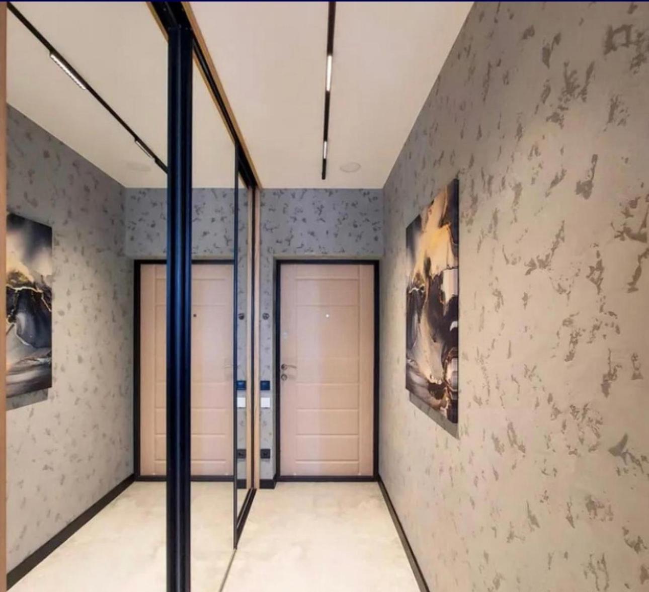 Kiev Home Apartments: Metro-Adjacent with Triple Mall Access Exterior photo